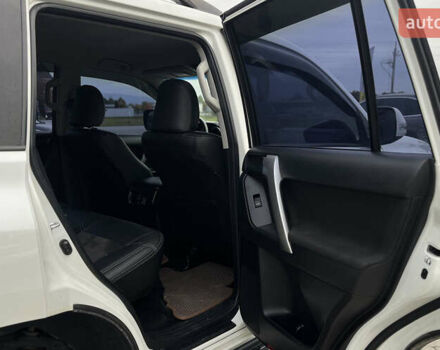 Тойота Ленд Крузер Прадо 2014 в Мукачеве на Automoto.ua Белый Тойота Ленд Крузер Прадо, объемом двигателя 2.98 л и пробегом 173 тыс. км за 31150 $, фото 22 на Automoto.ua