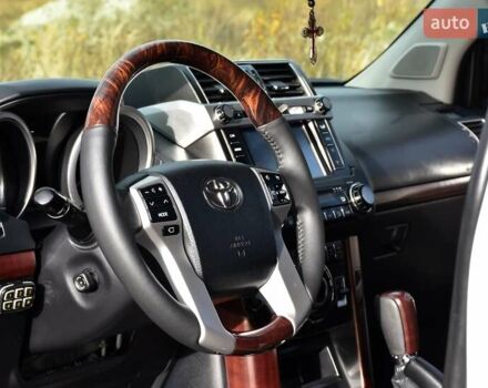 Белый Тойота Ленд Крузер Прадо, объемом двигателя 3 л и пробегом 231 тыс. км за 31700 $, фото 51 на Automoto.ua