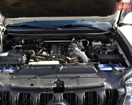 Белый Тойота Ленд Крузер Прадо, объемом двигателя 3 л и пробегом 231 тыс. км за 31700 $, фото 78 на Automoto.ua