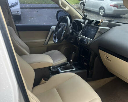 Белый Тойота Ленд Крузер Прадо, объемом двигателя 2.69 л и пробегом 130 тыс. км за 24000 $, фото 2 на Automoto.ua