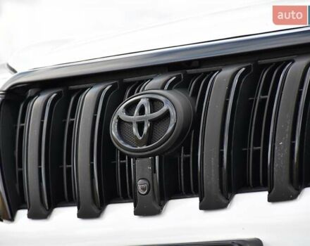 Белый Тойота Ленд Крузер Прадо, объемом двигателя 3 л и пробегом 231 тыс. км за 31700 $, фото 16 на Automoto.ua