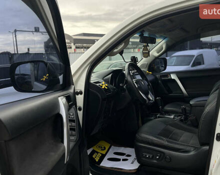 Тойота Ленд Крузер Прадо 2014 в Мукачеве на Automoto.ua Белый Тойота Ленд Крузер Прадо, объемом двигателя 2.98 л и пробегом 173 тыс. км за 31150 $, фото 19 на Automoto.ua