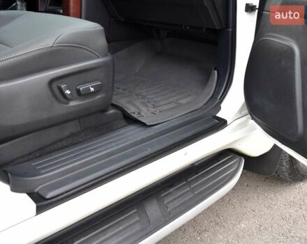 Белый Тойота Ленд Крузер Прадо, объемом двигателя 3 л и пробегом 231 тыс. км за 31700 $, фото 68 на Automoto.ua