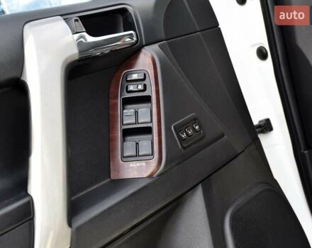 Белый Тойота Ленд Крузер Прадо, объемом двигателя 3 л и пробегом 231 тыс. км за 31700 $, фото 58 на Automoto.ua