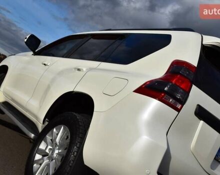 Белый Тойота Ленд Крузер Прадо, объемом двигателя 3 л и пробегом 231 тыс. км за 31700 $, фото 29 на Automoto.ua