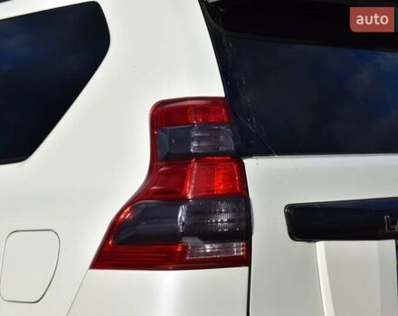 Белый Тойота Ленд Крузер Прадо, объемом двигателя 3 л и пробегом 231 тыс. км за 31700 $, фото 32 на Automoto.ua