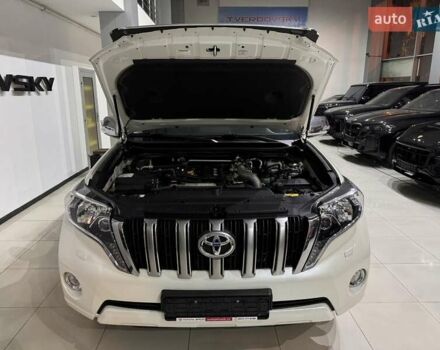 Белый Тойота Ленд Крузер Прадо, объемом двигателя 2.98 л и пробегом 112 тыс. км за 31900 $, фото 3 на Automoto.ua