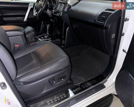 Белый Тойота Ленд Крузер Прадо, объемом двигателя 2.98 л и пробегом 112 тыс. км за 31900 $, фото 97 на Automoto.ua