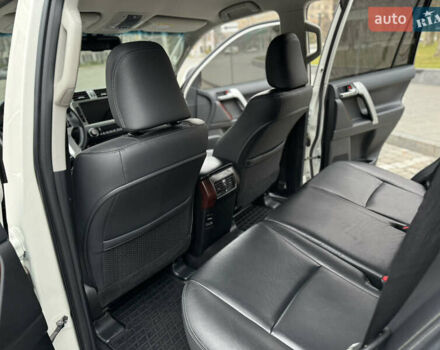 Белый Тойота Ленд Крузер Прадо, объемом двигателя 2.8 л и пробегом 280 тыс. км за 26999 $, фото 59 на Automoto.ua