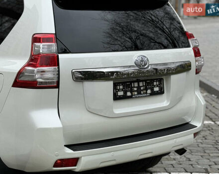 Белый Тойота Ленд Крузер Прадо, объемом двигателя 2.8 л и пробегом 280 тыс. км за 26999 $, фото 35 на Automoto.ua