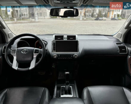 Белый Тойота Ленд Крузер Прадо, объемом двигателя 2.8 л и пробегом 280 тыс. км за 26999 $, фото 70 на Automoto.ua