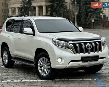 Белый Тойота Ленд Крузер Прадо, объемом двигателя 2.8 л и пробегом 280 тыс. км за 26999 $, фото 4 на Automoto.ua