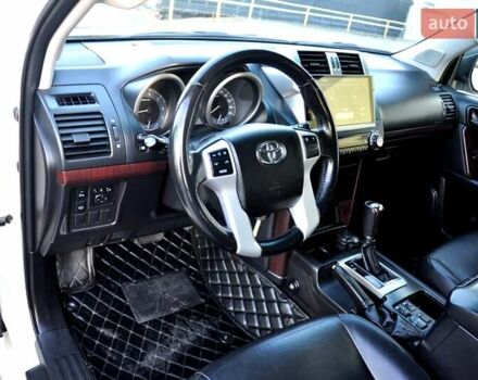 Білий Тойота Ленд Крузер Прадо, об'ємом двигуна 2.7 л та пробігом 145 тис. км за 25500 $, фото 20 на Automoto.ua