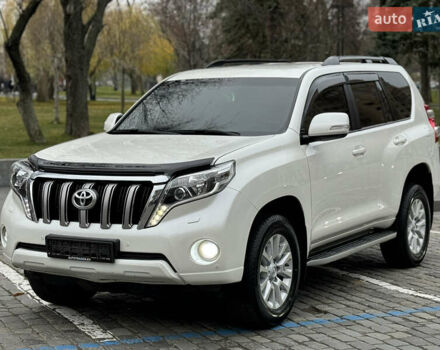 Белый Тойота Ленд Крузер Прадо, объемом двигателя 2.8 л и пробегом 280 тыс. км за 26999 $, фото 7 на Automoto.ua