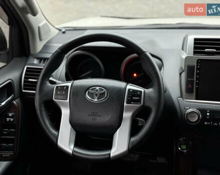 Белый Тойота Ленд Крузер Прадо, объемом двигателя 2.8 л и пробегом 280 тыс. км за 26999 $, фото 74 на Automoto.ua