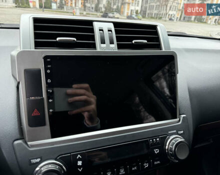 Белый Тойота Ленд Крузер Прадо, объемом двигателя 2.8 л и пробегом 280 тыс. км за 26999 $, фото 82 на Automoto.ua