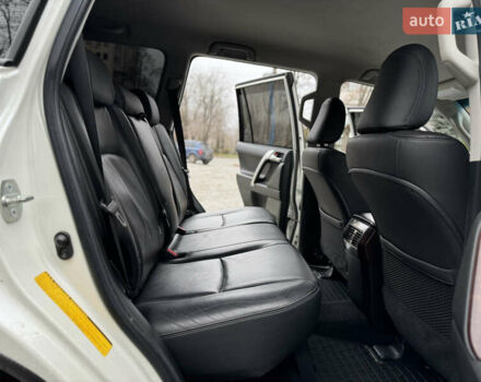 Белый Тойота Ленд Крузер Прадо, объемом двигателя 2.8 л и пробегом 280 тыс. км за 26999 $, фото 60 на Automoto.ua