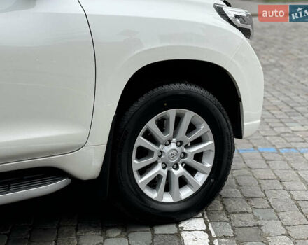 Белый Тойота Ленд Крузер Прадо, объемом двигателя 2.8 л и пробегом 280 тыс. км за 26999 $, фото 43 на Automoto.ua