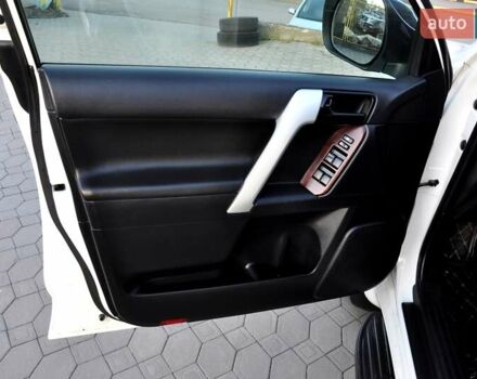 Білий Тойота Ленд Крузер Прадо, об'ємом двигуна 2.7 л та пробігом 145 тис. км за 25500 $, фото 19 на Automoto.ua