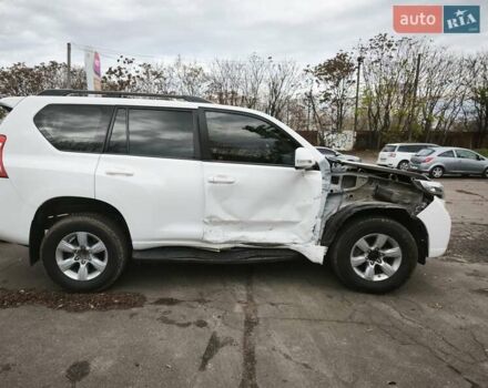 Белый Тойота Ленд Крузер Прадо, объемом двигателя 2.8 л и пробегом 154 тыс. км за 21600 $, фото 7 на Automoto.ua