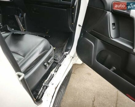 Белый Тойота Ленд Крузер Прадо, объемом двигателя 2.8 л и пробегом 154 тыс. км за 21600 $, фото 12 на Automoto.ua