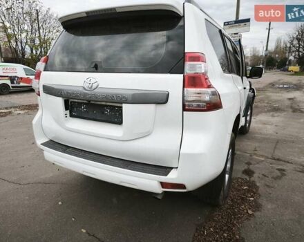 Белый Тойота Ленд Крузер Прадо, объемом двигателя 2.8 л и пробегом 154 тыс. км за 21600 $, фото 5 на Automoto.ua