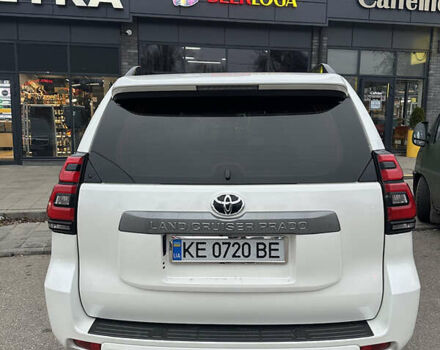 Белый Тойота Ленд Крузер Прадо, объемом двигателя 2.76 л и пробегом 293 тыс. км за 32500 $, фото 4 на Automoto.ua