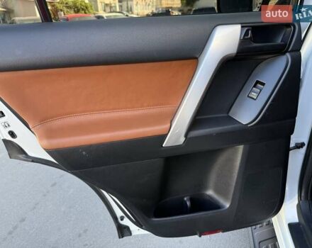 Тойота Ленд Крузер Прадо 2018 в Одессе на Automoto.ua Белый Тойота Ленд Крузер Прадо, объемом двигателя 2.69 л и пробегом 79 тыс. км за 32500 $, фото 14 на Automoto.ua