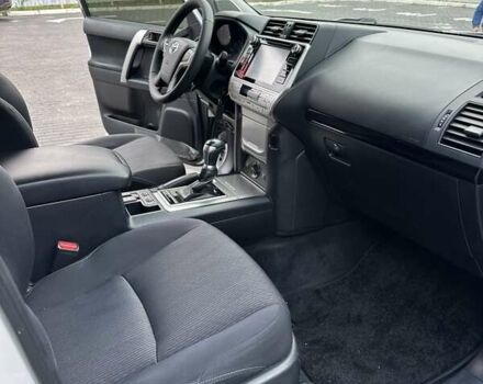 Белый Тойота Ленд Крузер Прадо, объемом двигателя 2.69 л и пробегом 153 тыс. км за 27900 $, фото 25 на Automoto.ua