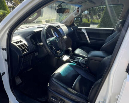 Білий Тойота Ленд Крузер Прадо, об'ємом двигуна 2.8 л та пробігом 126 тис. км за 42000 $, фото 8 на Automoto.ua