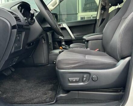 Белый Тойота Ленд Крузер Прадо, объемом двигателя 2.69 л и пробегом 153 тыс. км за 27900 $, фото 20 на Automoto.ua