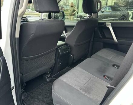 Белый Тойота Ленд Крузер Прадо, объемом двигателя 2.69 л и пробегом 153 тыс. км за 27900 $, фото 23 на Automoto.ua