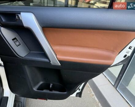 Тойота Ленд Крузер Прадо 2018 в Одессе на Automoto.ua Белый Тойота Ленд Крузер Прадо, объемом двигателя 2.69 л и пробегом 79 тыс. км за 32500 $, фото 18 на Automoto.ua