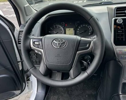 Белый Тойота Ленд Крузер Прадо, объемом двигателя 2.69 л и пробегом 153 тыс. км за 27900 $, фото 30 на Automoto.ua