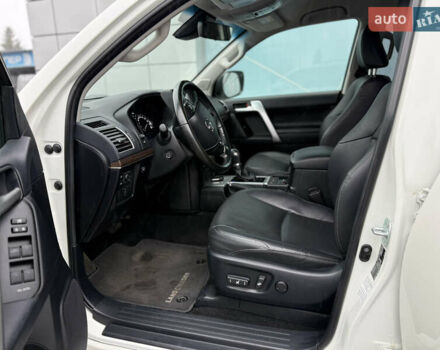 Белый Тойота Ленд Крузер Прадо, объемом двигателя 4 л и пробегом 64 тыс. км за 42900 $, фото 10 на Automoto.ua