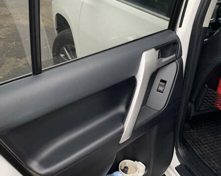 Белый Тойота Ленд Крузер Прадо, объемом двигателя 3.96 л и пробегом 71 тыс. км за 49999 $, фото 17 на Automoto.ua