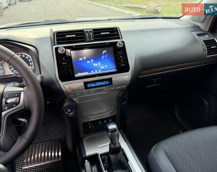 Білий Тойота Ленд Крузер Прадо, об'ємом двигуна 4 л та пробігом 175 тис. км за 34500 $, фото 18 на Automoto.ua