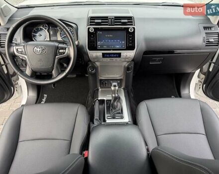 Белый Тойота Ленд Крузер Прадо, объемом двигателя 2.76 л и пробегом 141 тыс. км за 38500 $, фото 26 на Automoto.ua