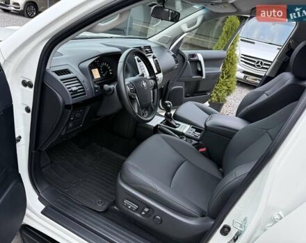 Белый Тойота Ленд Крузер Прадо, объемом двигателя 4 л и пробегом 79 тыс. км за 38700 $, фото 40 на Automoto.ua