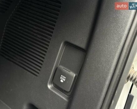 Белый Тойота Ленд Крузер Прадо, объемом двигателя 2.76 л и пробегом 141 тыс. км за 38500 $, фото 62 на Automoto.ua