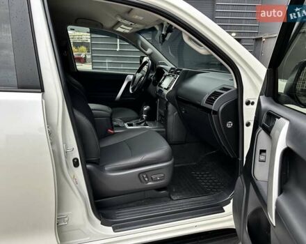 Белый Тойота Ленд Крузер Прадо, объемом двигателя 4 л и пробегом 119 тыс. км за 35450 $, фото 59 на Automoto.ua