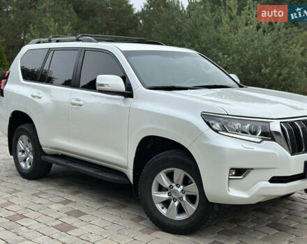 Белый Тойота Ленд Крузер Прадо, объемом двигателя 3.96 л и пробегом 131 тыс. км за 39900 $, фото 3 на Automoto.ua