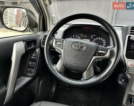 Белый Тойота Ленд Крузер Прадо, объемом двигателя 4 л и пробегом 119 тыс. км за 35450 $, фото 75 на Automoto.ua