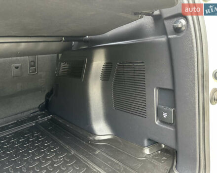 Белый Тойота Ленд Крузер Прадо, объемом двигателя 3.96 л и пробегом 131 тыс. км за 39900 $, фото 39 на Automoto.ua