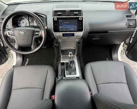 Белый Тойота Ленд Крузер Прадо, объемом двигателя 2.76 л и пробегом 141 тыс. км за 38500 $, фото 27 на Automoto.ua