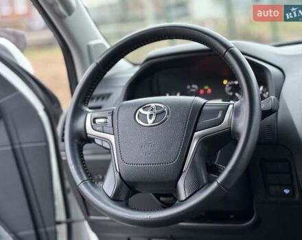 Белый Тойота Ленд Крузер Прадо, объемом двигателя 4 л и пробегом 79 тыс. км за 38700 $, фото 46 на Automoto.ua