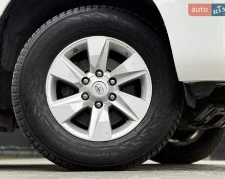 Белый Тойота Ленд Крузер Прадо, объемом двигателя 2.76 л и пробегом 141 тыс. км за 38500 $, фото 20 на Automoto.ua