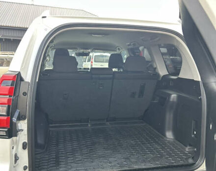 Белый Тойота Ленд Крузер Прадо, объемом двигателя 3.96 л и пробегом 165 тыс. км за 39200 $, фото 11 на Automoto.ua