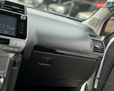 Белый Тойота Ленд Крузер Прадо, объемом двигателя 2.76 л и пробегом 141 тыс. км за 38500 $, фото 44 на Automoto.ua