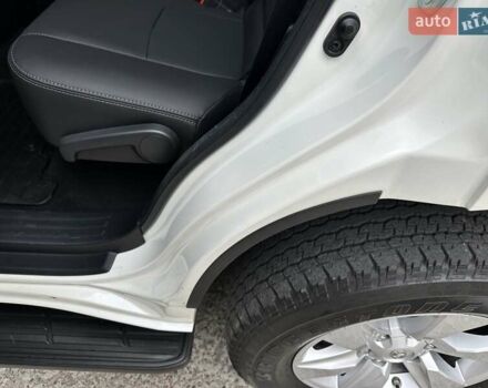 Белый Тойота Ленд Крузер Прадо, объемом двигателя 4 л и пробегом 119 тыс. км за 35450 $, фото 96 на Automoto.ua